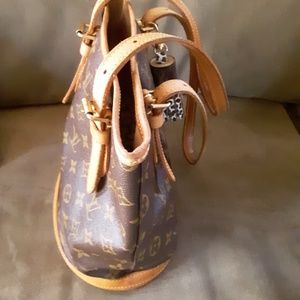 Louis VUITTON Vintage Bucket Piece.